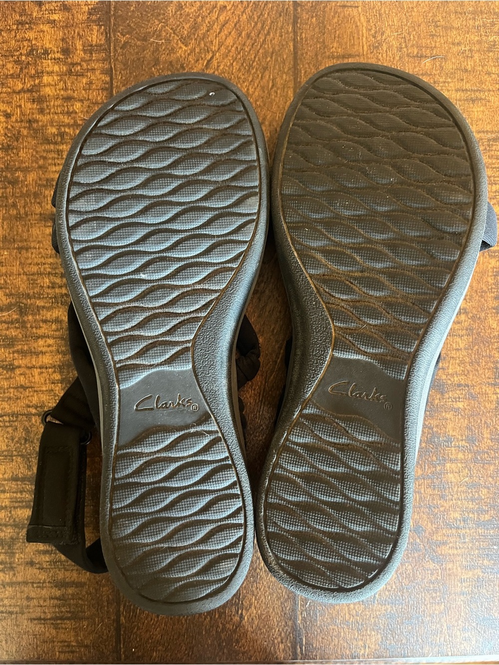 Clarks  black sandals comfy size 9 - Picture 3 of 3
